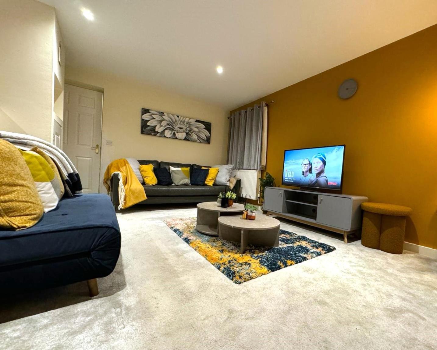 Large Cosy 2 Bedroom Ground Floor Flat In Stevenage Sg1 Sleeps 4-5 Free Parking Esterno foto
