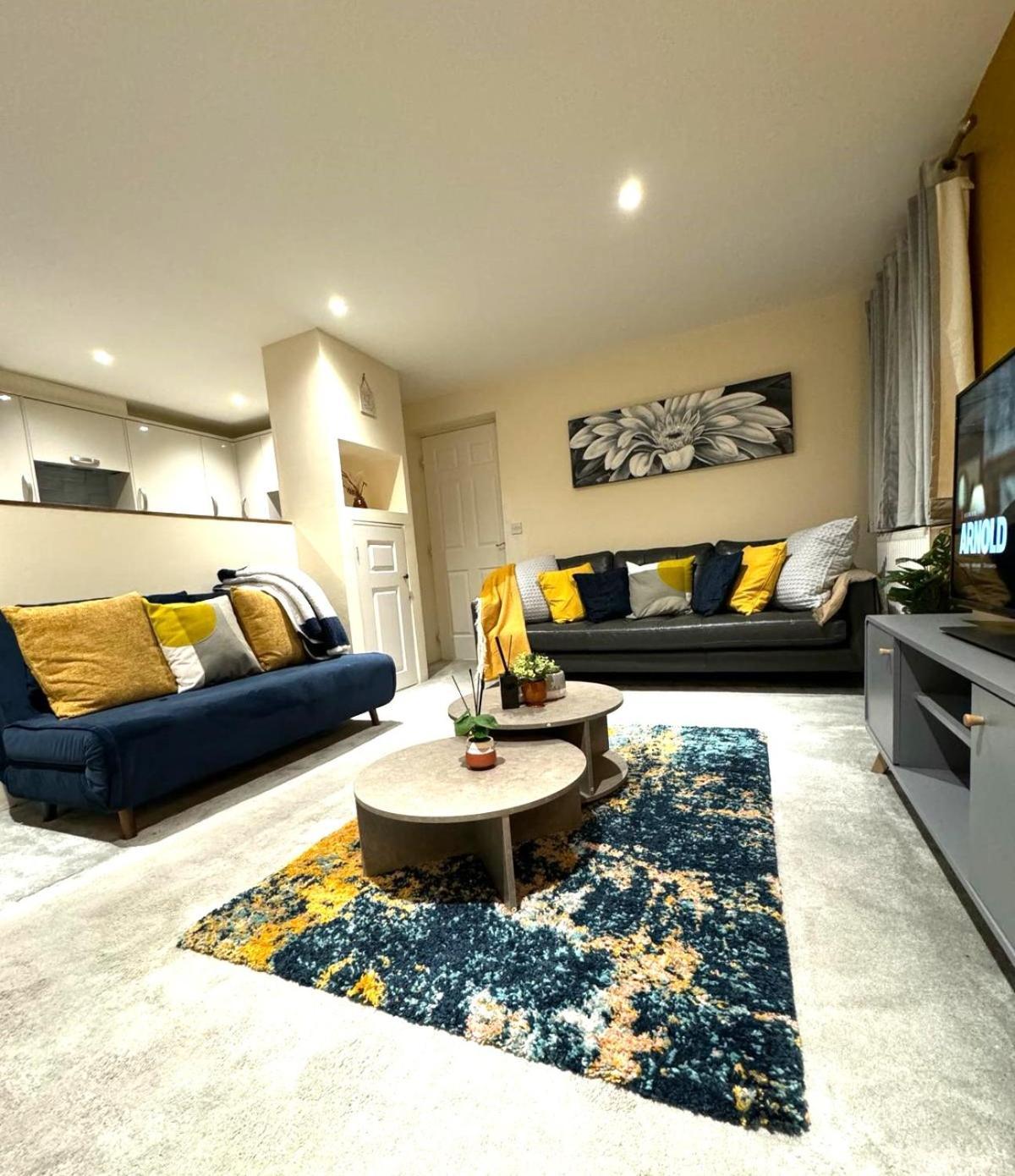 Large Cosy 2 Bedroom Ground Floor Flat In Stevenage Sg1 Sleeps 4-5 Free Parking Esterno foto