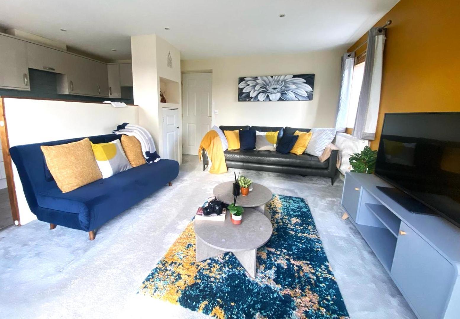 Large Cosy 2 Bedroom Ground Floor Flat In Stevenage Sg1 Sleeps 4-5 Free Parking Esterno foto